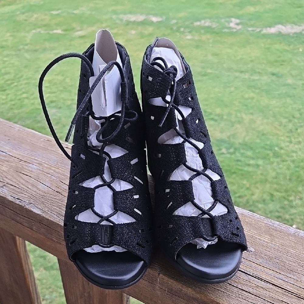 EARTHBRAND DAYLILY SANDALS BLACK BRASILIA WOMENS 10 TIE LACE FRONT